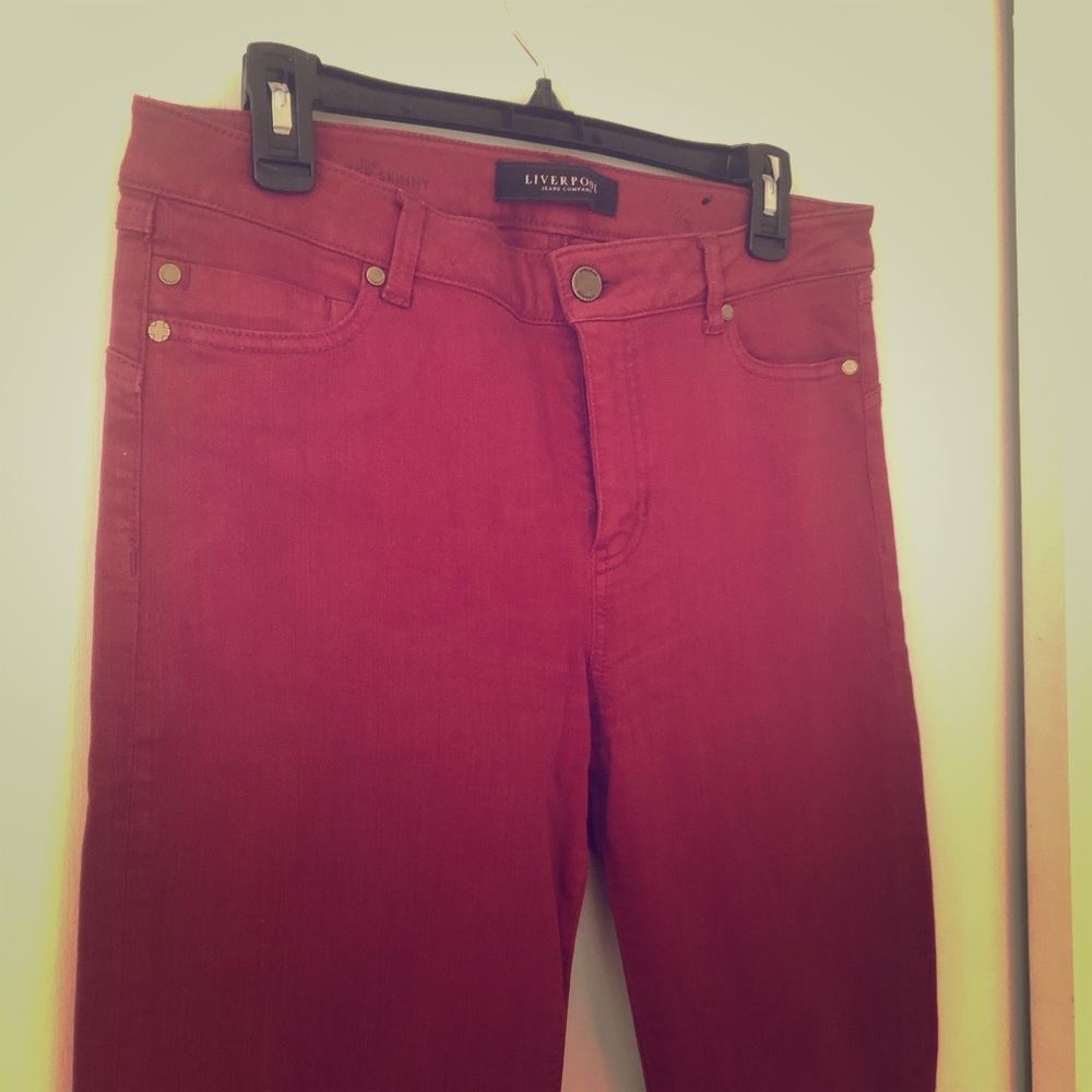 Red skinny jeans, perfect for fall!